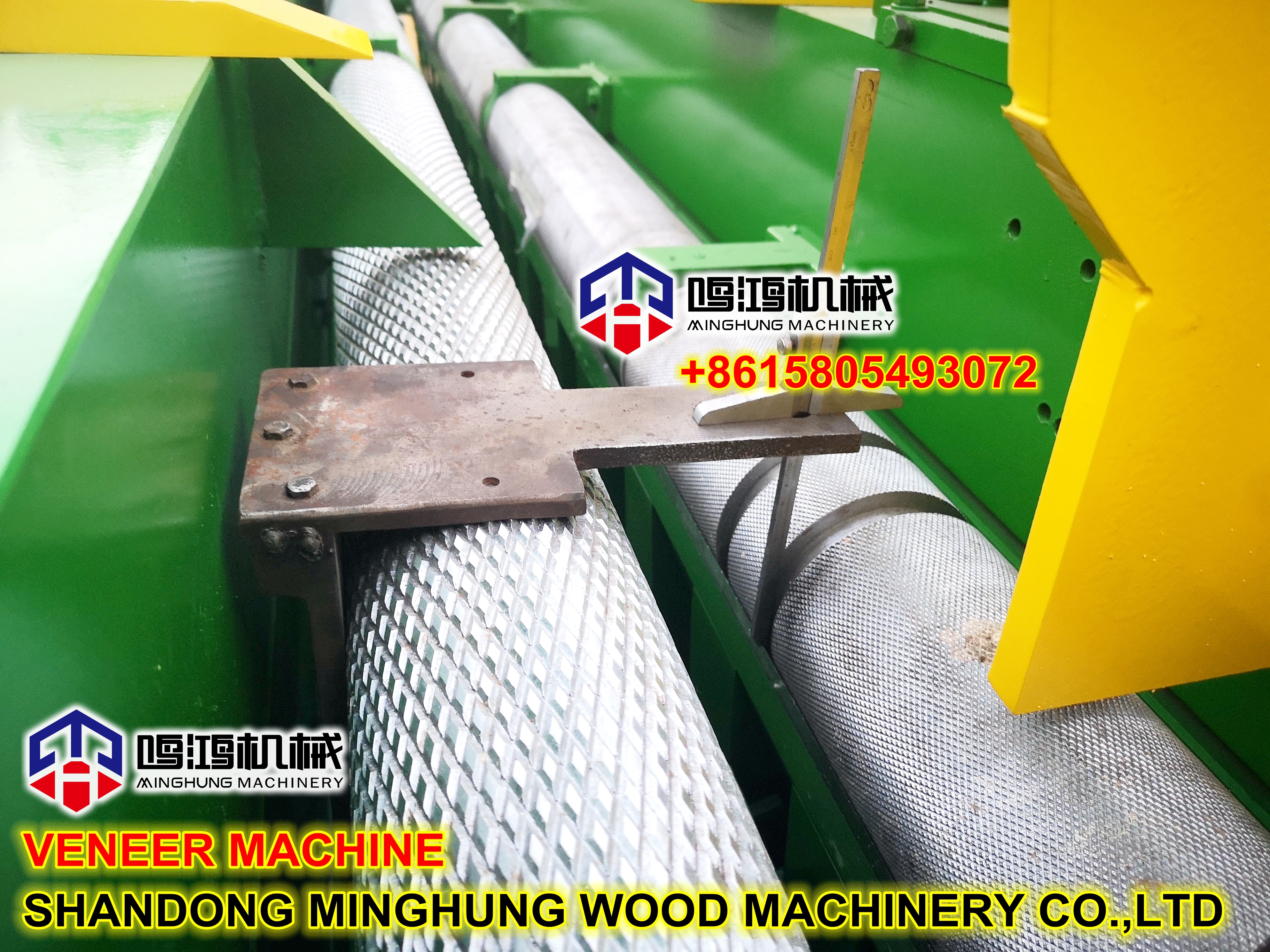 Measurement of veneer lathe knife height tool Medición de la herramienta de altura del cuchillo del torno de chapa