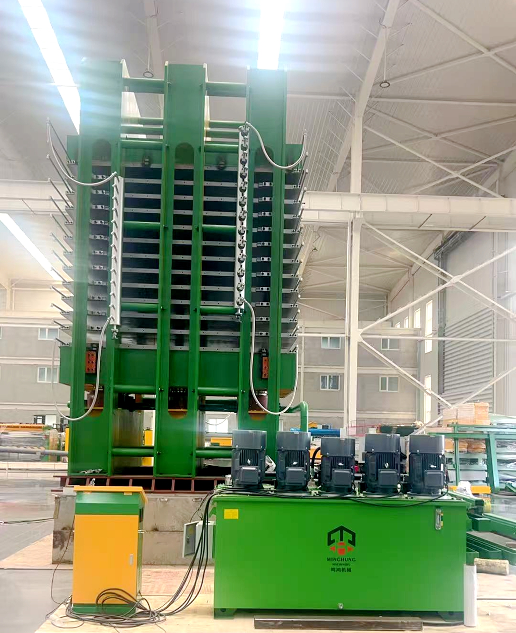 M&aacute;quina de prensado en caliente de madera contrachapada (2) 