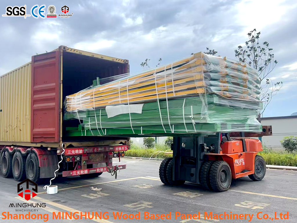 Carga de la m&aacute;quina de madera contrachapada Minghung (10) 